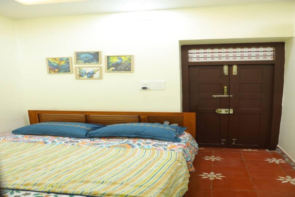Heritage Home With 2 Bed/2 Bath With Kitchen In A Residential Neighborhood. มทุราย ภายนอก รูปภาพ