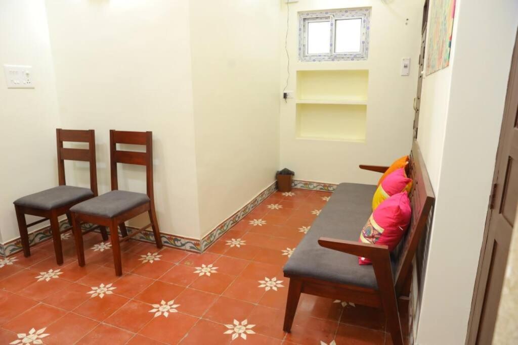 Heritage Home With 2 Bed/2 Bath With Kitchen In A Residential Neighborhood. มทุราย ภายนอก รูปภาพ