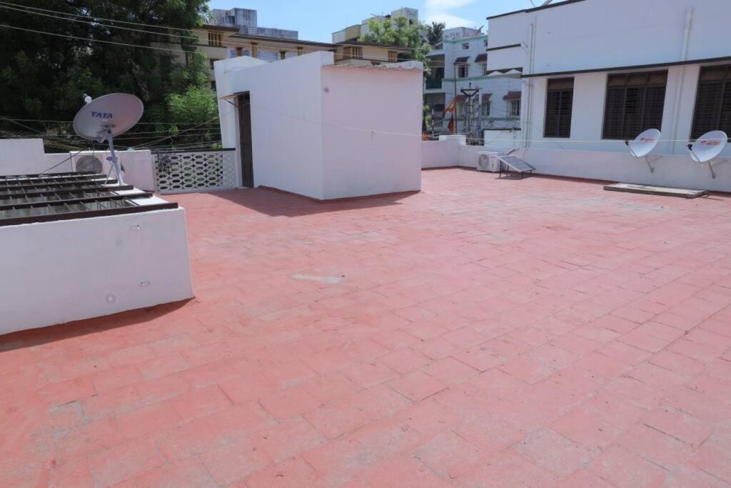 Heritage Home With 2 Bed/2 Bath With Kitchen In A Residential Neighborhood. มทุราย ภายนอก รูปภาพ
