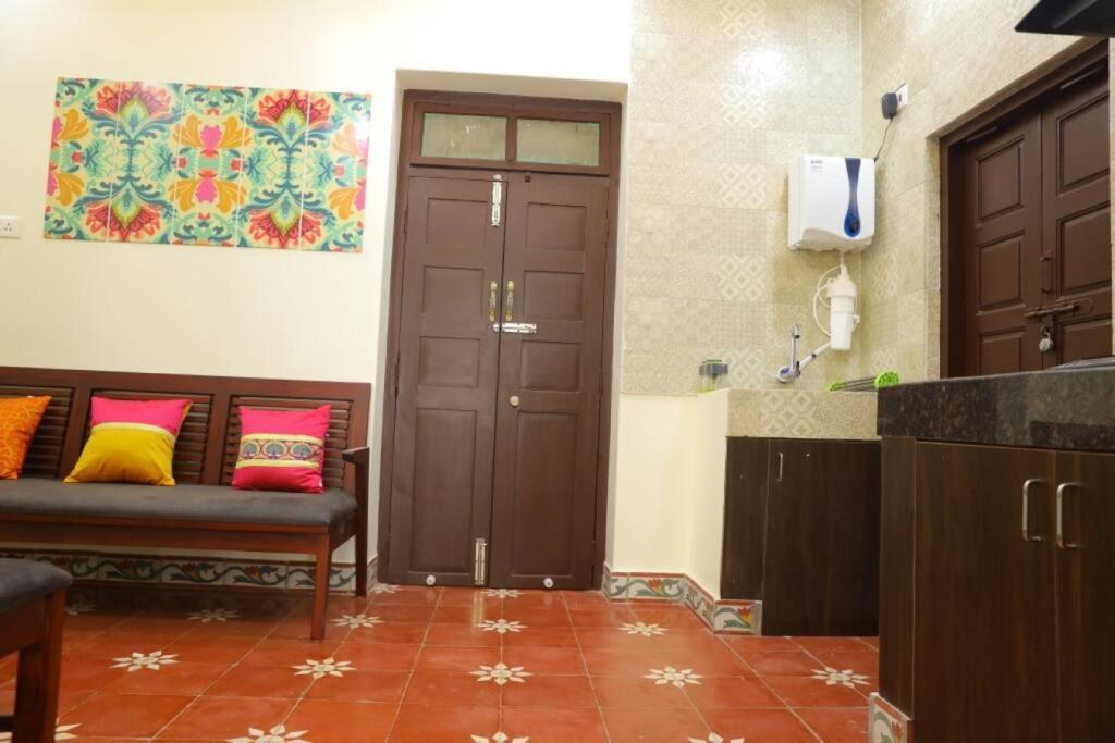Heritage Home With 2 Bed/2 Bath With Kitchen In A Residential Neighborhood. มทุราย ภายนอก รูปภาพ