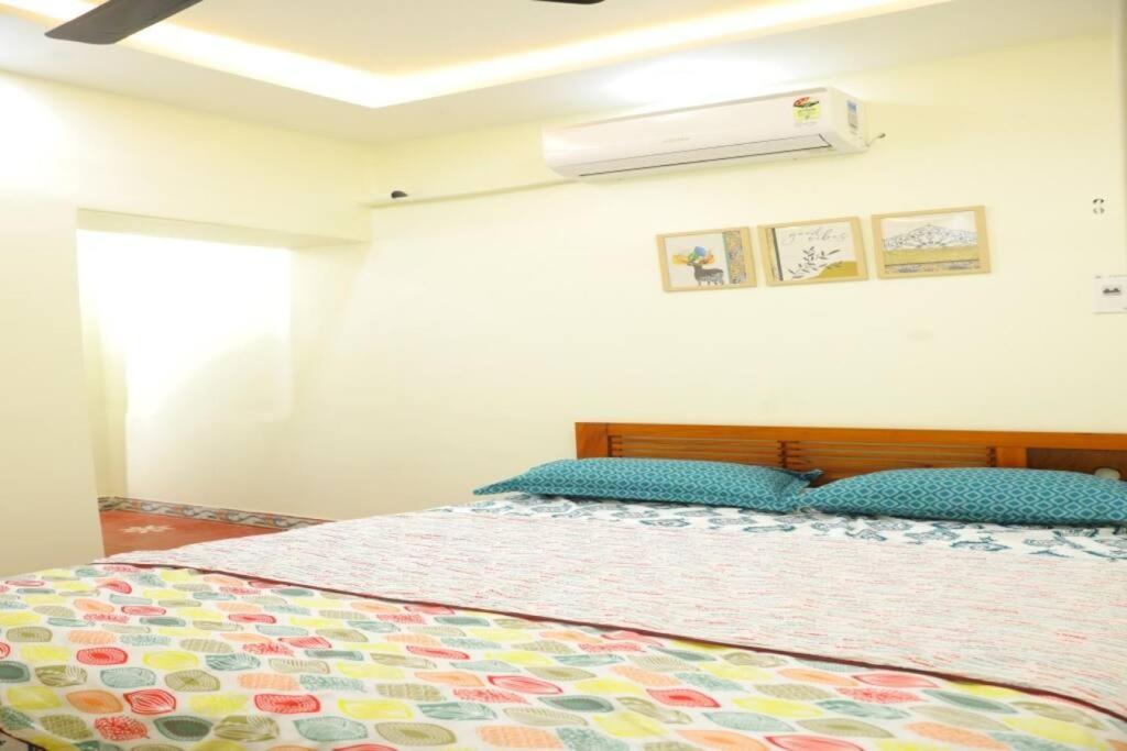 Heritage Home With 2 Bed/2 Bath With Kitchen In A Residential Neighborhood. มทุราย ภายนอก รูปภาพ