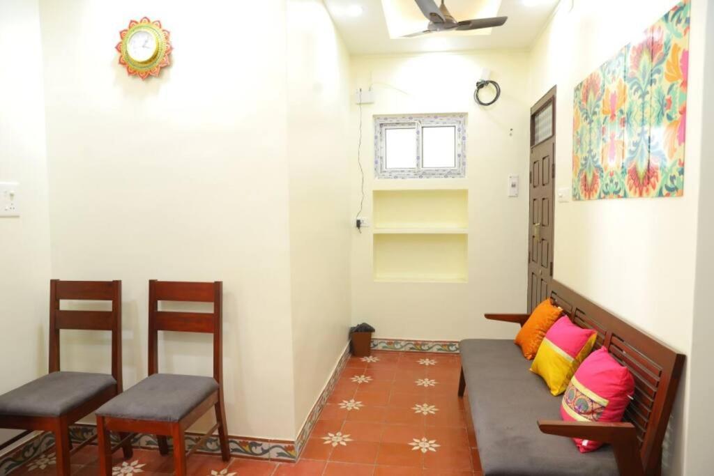 Heritage Home With 2 Bed/2 Bath With Kitchen In A Residential Neighborhood. มทุราย ภายนอก รูปภาพ