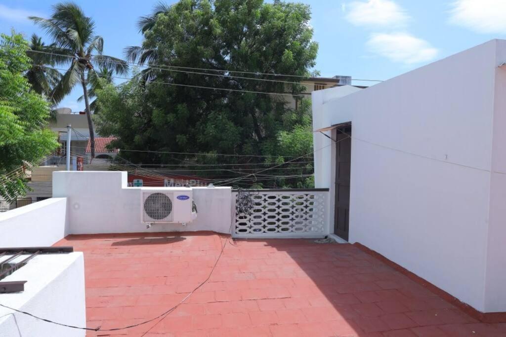 Heritage Home With 2 Bed/2 Bath With Kitchen In A Residential Neighborhood. มทุราย ภายนอก รูปภาพ
